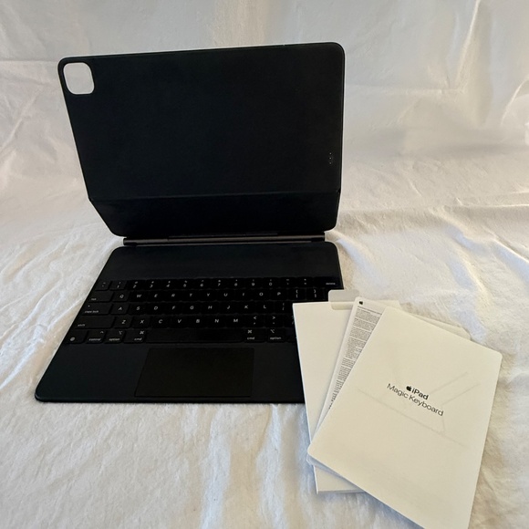 Apple Magic Keyboard for iPad Pro 12.9" - Picture 5 of 9